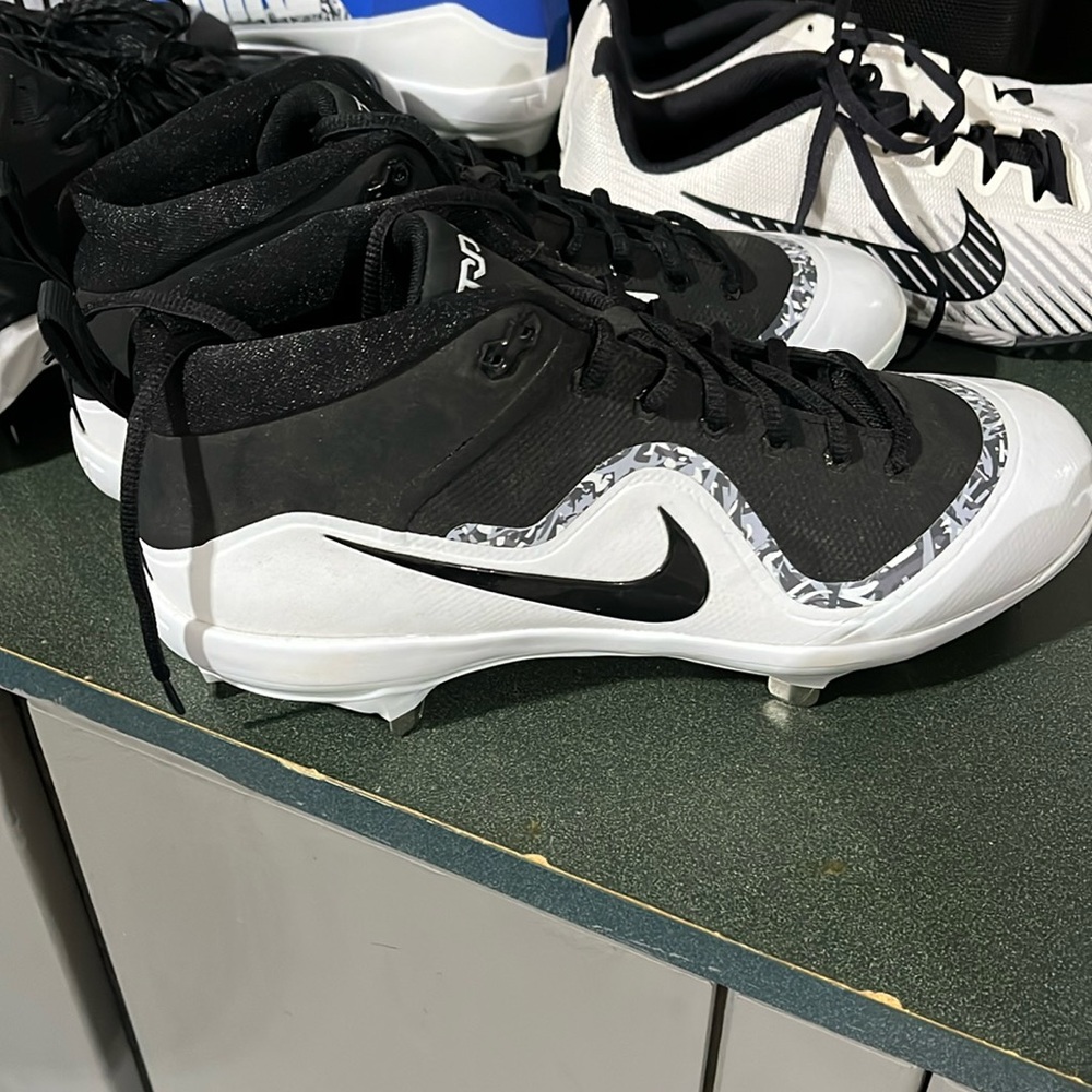 Nike Metal BaseBall Cleats